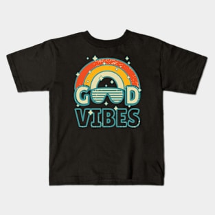 Good Vibes | Retro | Rainbow | 70s | Sunglasses Kids T-Shirt